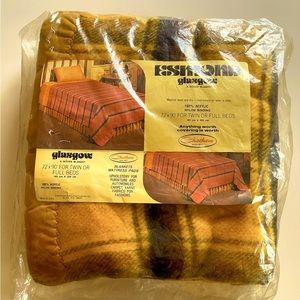 💕 NWT Glasgow Woven Vintage Plaid 100% Acrylic Blankets, mustard/gold co…